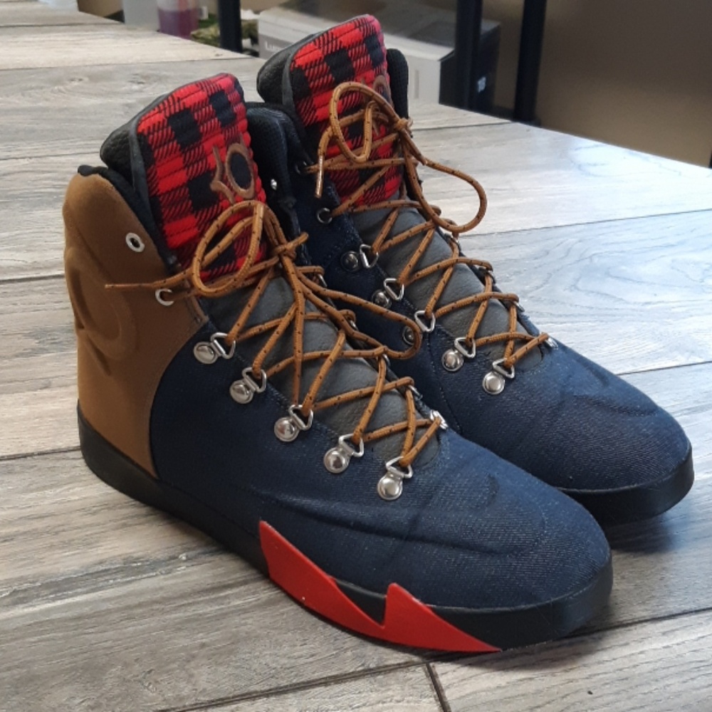 Shoes - Picture 2 of 7